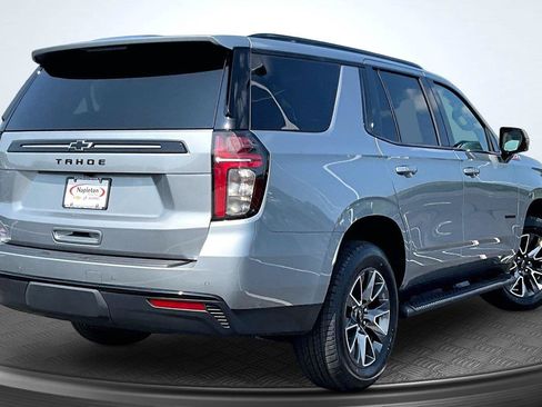 Used 2023 Chevrolet Tahoe Z71 w/ Luxury Package AWD/4WD image 2