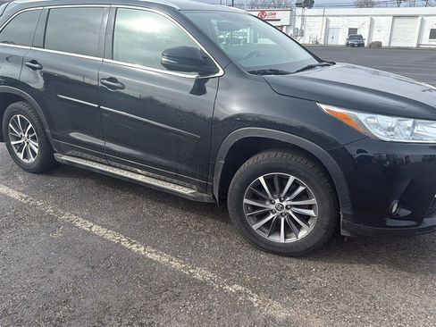 Used 2017 Toyota Highlander XLE w/ Protection Package #3 image 4