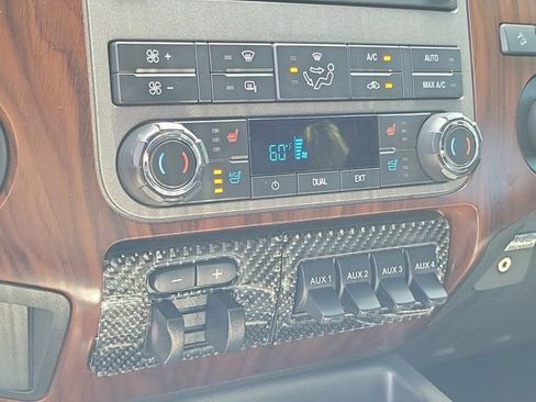 Used 2011 Ford F350 Lariat w/ Lariat Interior Pkg image 31