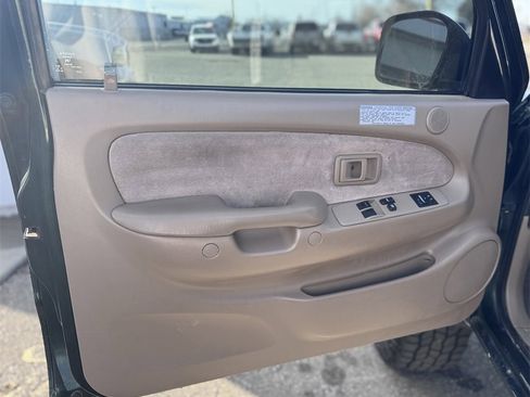 Used 2003 Toyota Tacoma 4x4 Xtracab V6 image 9