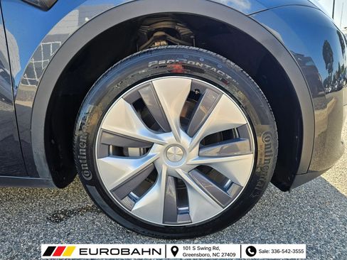Used 2024 Tesla Model Y Long Range AWD/4WD image 28