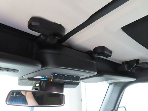 Used 2025 Ford Bronco Badlands AWD/4WD image 31