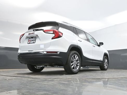 Used 2024 GMC Terrain SLT AWD/4WD image 38