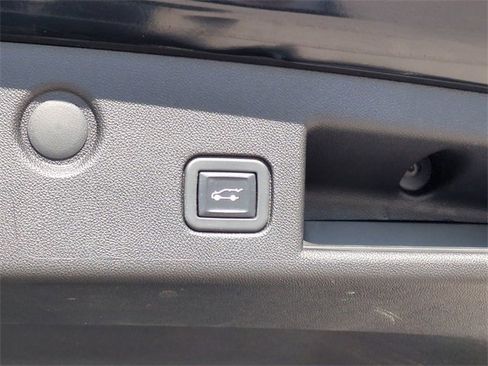 Certified 2022 Chevrolet Equinox RS w/ RS Leather Package image 15