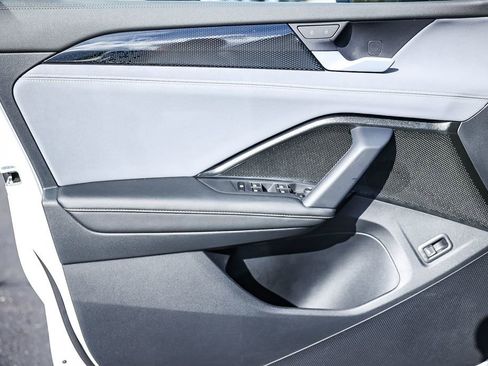 New 2026 Volkswagen Tiguan SE R-Line image 38