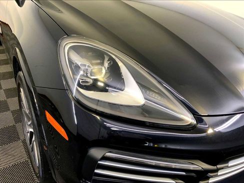 Certified 2022 Porsche Cayenne image 12