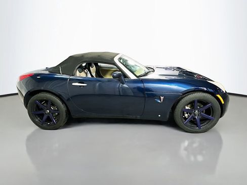 Used 2007 Pontiac Solstice Convertible w/ Premium Package RWD image 9