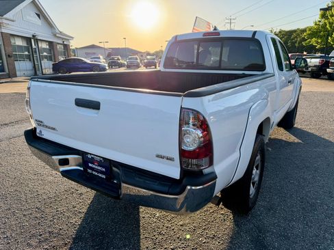 Used 2015 Toyota Tacoma 4x4 Access Cab w/ SR5 Package image 5