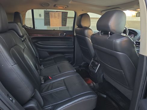 Used 2019 Lincoln MKT AWD image 27
