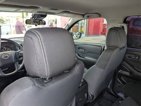 Used 2022 Nissan Frontier SV w/ Technology Package image 14