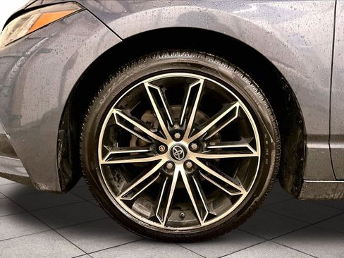 Used 2019 Toyota Avalon Touring w/ Advanced Safety Package FWD image 8
