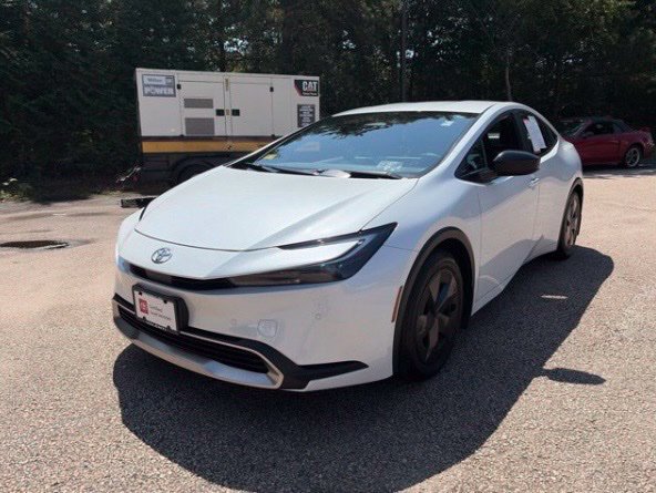Certified 2024 Toyota Prius Prime FWD image 2