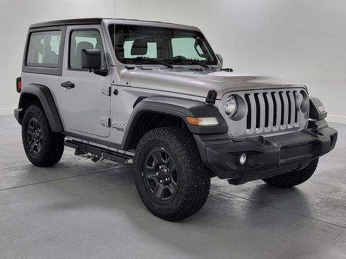 Used 2019 Jeep Wrangler Sport image 2