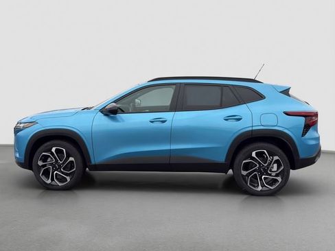 New 2026 Chevrolet Trax RS w/ Sunroof Package FWD image 3
