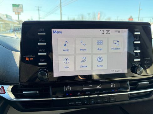 Used 2024 Toyota Sienna LE image 20