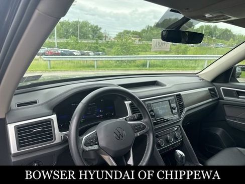 Used 2022 Volkswagen Atlas SE AWD/4WD image 3