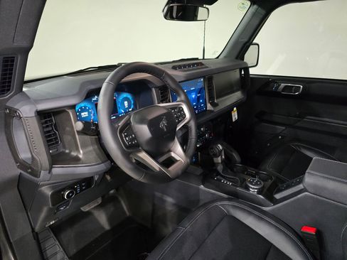 New 2025 Ford Bronco Badlands image 15