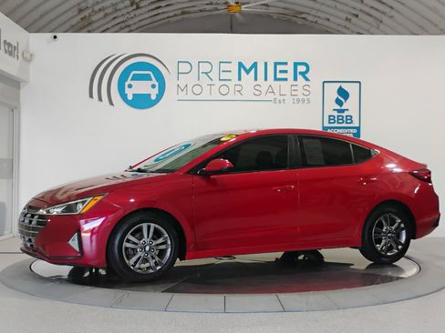 Used 2020 Hyundai Elantra SE w/ Cargo Package (C1) FWD image 2