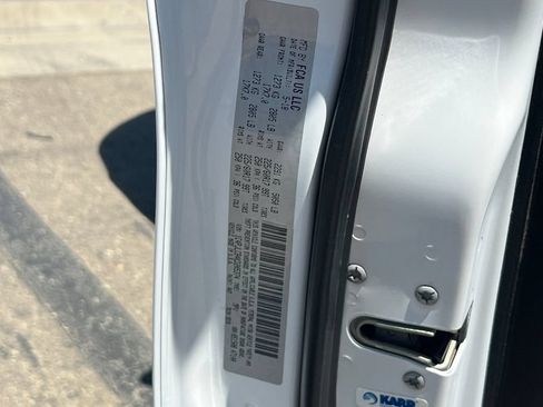 Used 2019 Jeep Cherokee Latitude w/ Popular Appearance Group FWD image 30
