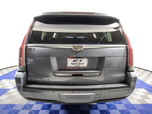 Used 2018 Cadillac Escalade ESV Platinum AWD/4WD image 6