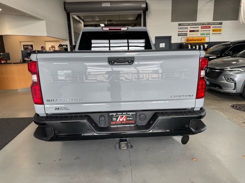 Used 2024 Chevrolet Silverado 2500 Custom w/ Custom Value Package image 6