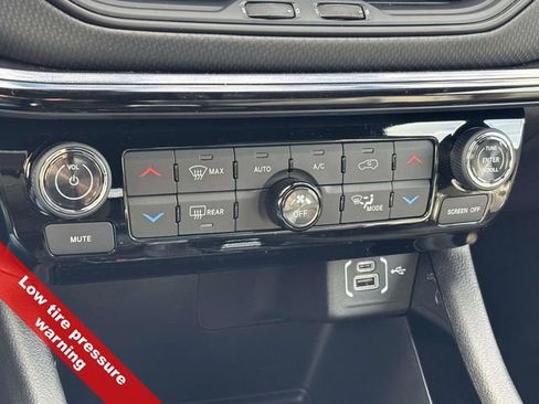 New 2026 Jeep Compass Limited image 25