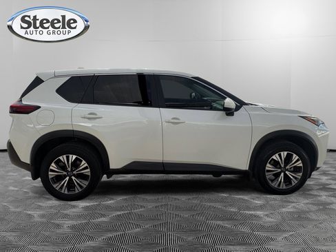 Used 2023 Nissan Rogue SV FWD image 6