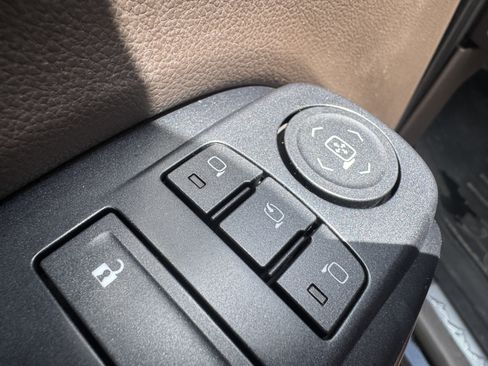 Used 2014 Chevrolet Silverado 1500 High Country w/ High Country Premium Package AWD/4WD image 17