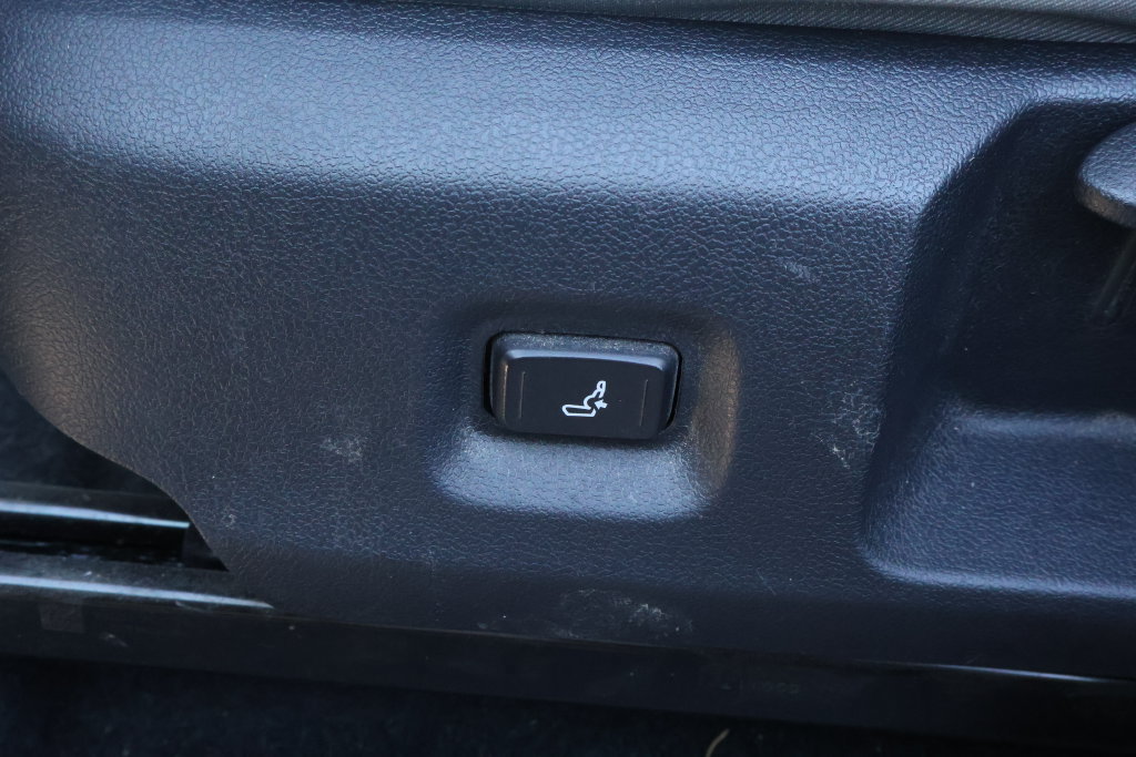 Used 2024 Toyota Tacoma SR5 AWD/4WD image 14