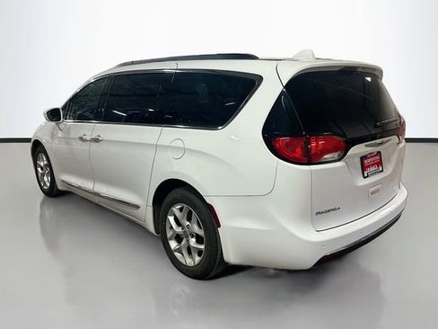 Used 2017 Chrysler Pacifica Touring-L w/ Tire & Wheel Group image 8