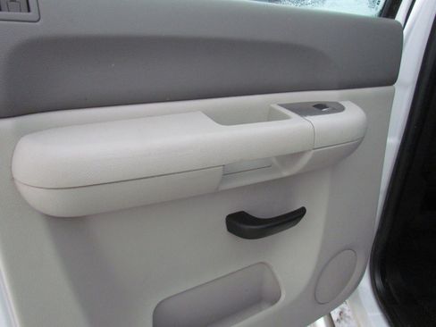 Used 2013 Chevrolet Silverado 2500 W/T AWD/4WD image 19