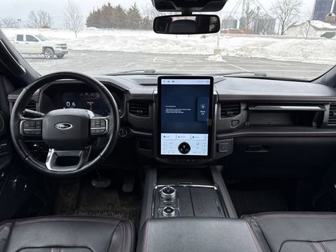 Used 2022 Ford Expedition Max Limited image 16