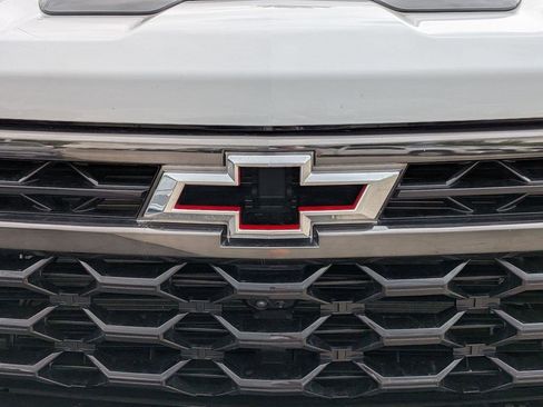 Used 2024 Chevrolet Silverado 1500 ZR2 w/ Technology Package AWD/4WD image 10