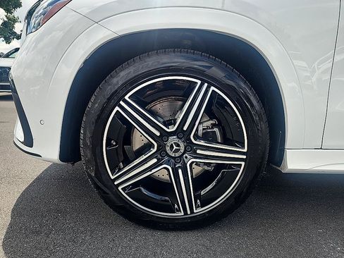 Used 2025 Mercedes-Benz GLE 450e 4MATIC image 10