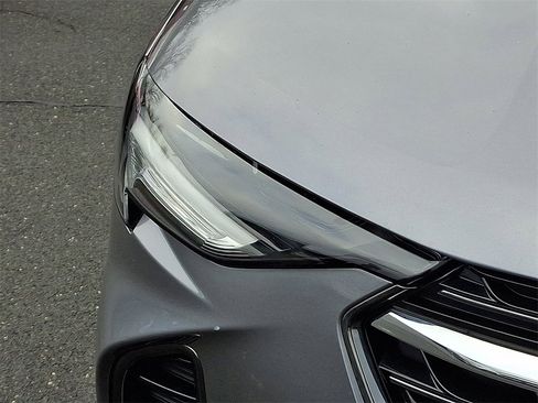 Used 2021 Buick Envision Essence w/ Technology Package I image 9