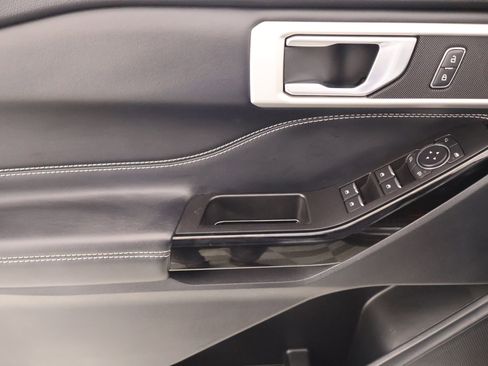 Used 2022 Ford Explorer ST w/ ST Street Pack image 17