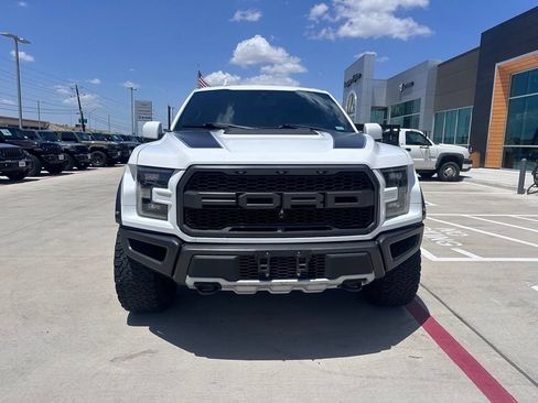 Used 2019 Ford F150 Raptor w/ Equipment Group 802A Luxury AWD/4WD image 3