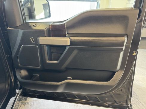 Used 2015 Ford F150 Platinum w/ Equipment Group 701A Luxury image 44