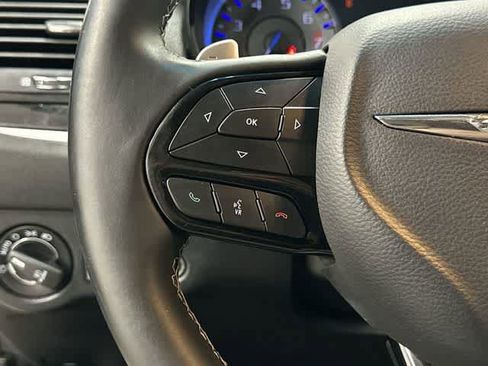 Used 2018 Chrysler 300 S w/ 300S Premium Group RWD image 17