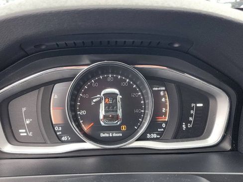 Used 2018 Volvo V60 T5 Cross Country image 20