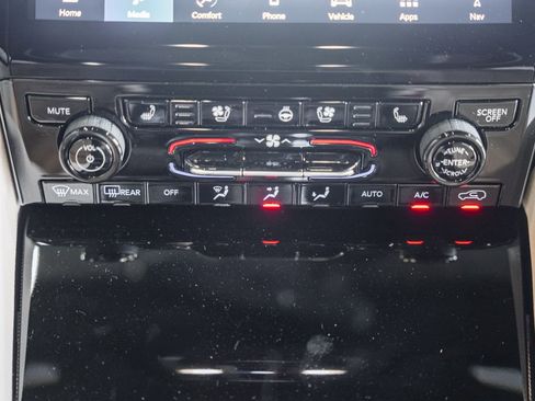 New 2025 Jeep Grand Cherokee L Limited w/ Luxury Tech Group II image 24