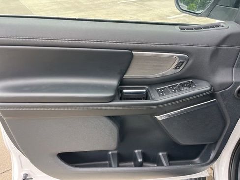 Used 2025 Ford Expedition Platinum AWD/4WD image 17