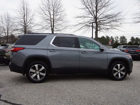 Used 2019 Chevrolet Traverse LT w/ LT Premium Package AWD/4WD image 4