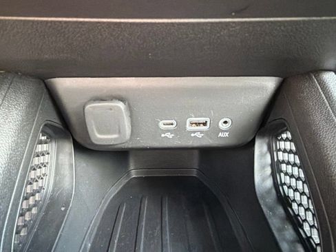 Used 2023 Chevrolet TrailBlazer LT FWD image 36