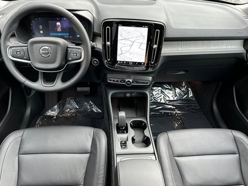 New 2025 Volvo XC40 B5 Core w/ Climate Package image 11