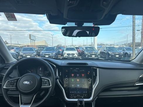 Used 2025 Subaru Outback Limited image 13