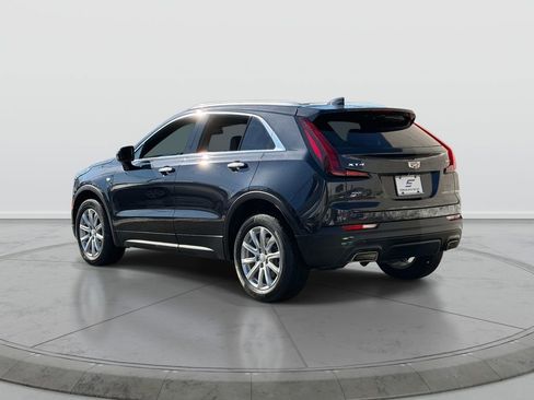 Used 2023 Cadillac XT4 Luxury w/ Cold Weather Package AWD/4WD image 6
