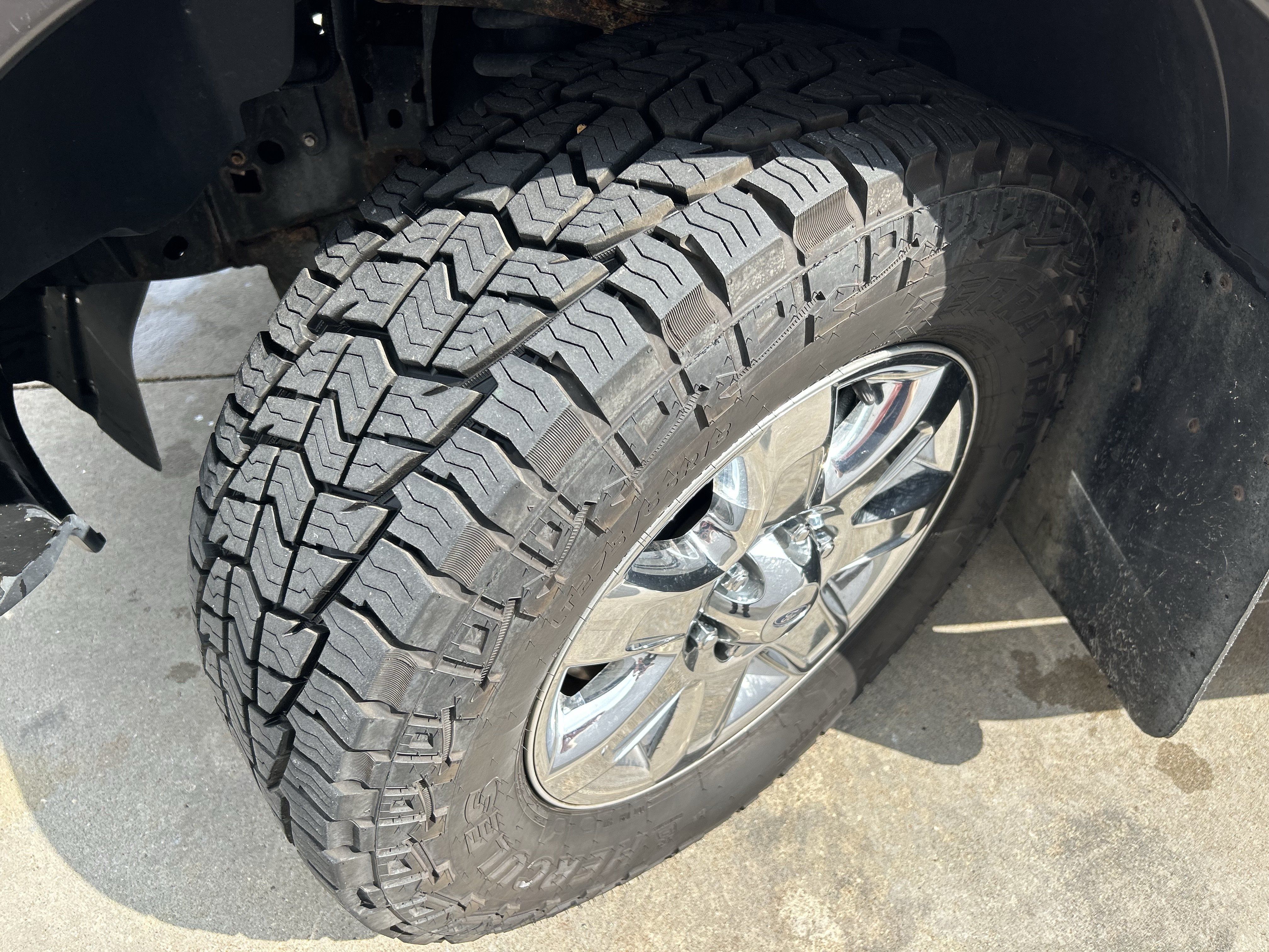 Used 2014 Ford F150 XLT w/ Equipment Group 302A Luxury AWD/4WD image 11