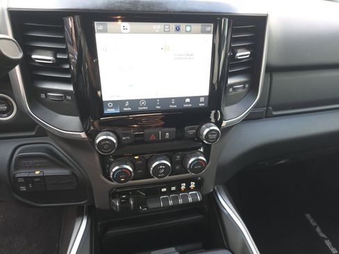 Used 2024 RAM 3500 Big Horn w/ Sport Appearance Package AWD/4WD image 18