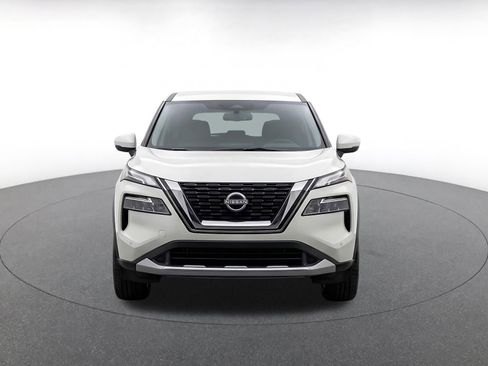 Used 2025 Nissan Rogue SV FWD image 2